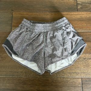 Luluemon Hotty Hot low-rise 2.5 Shorts
